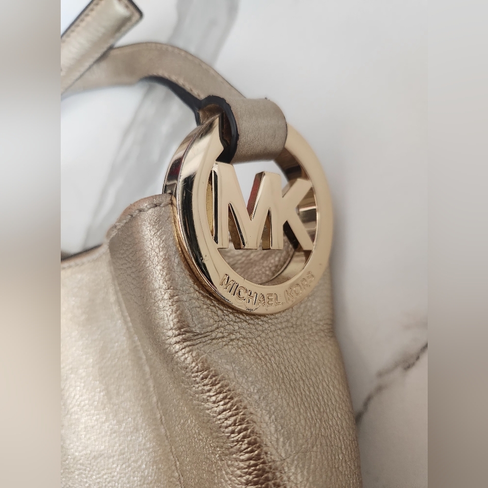 Michael Kors Gold Hobo Bag. Great Preloved Condition. - Picture 2 of 9